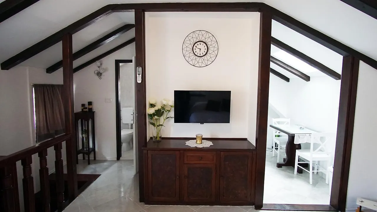 Rooms & Studio Stipcic 3*, Trogir Kroatien